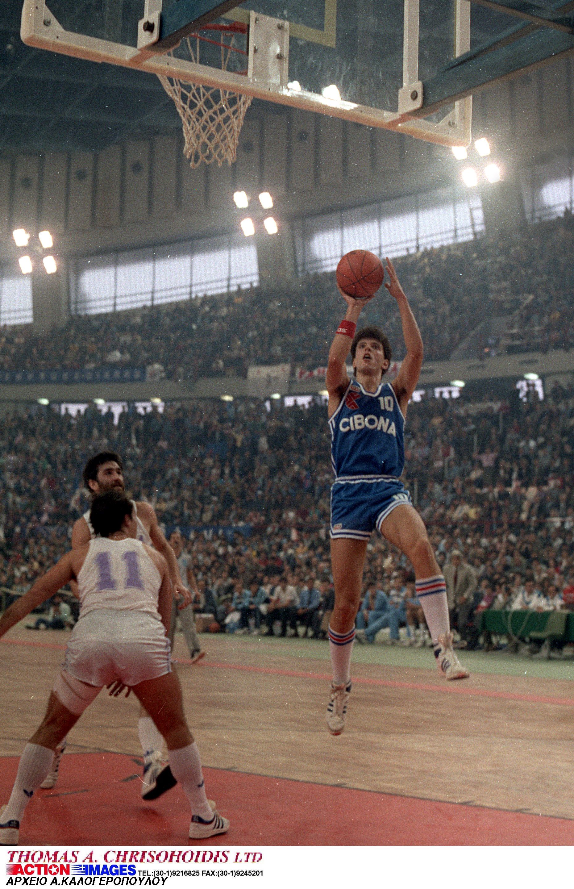 20 &Iota;&alpha;&nu;&omicron;&upsilon;&alpha;&rho;ί&omicron;&upsilon; 1988: &Eta; &pi;&rho;ώ&tau;&eta; &mu;&epsilon;&gamma;ά&lambda;&eta; &kappa;ό&nu;&tau;&rho;&alpha; &Nu;&tau;&rho;ά&zeta;&epsilon;&nu; - Ό&sigma;&kappa;&alpha;&rho;