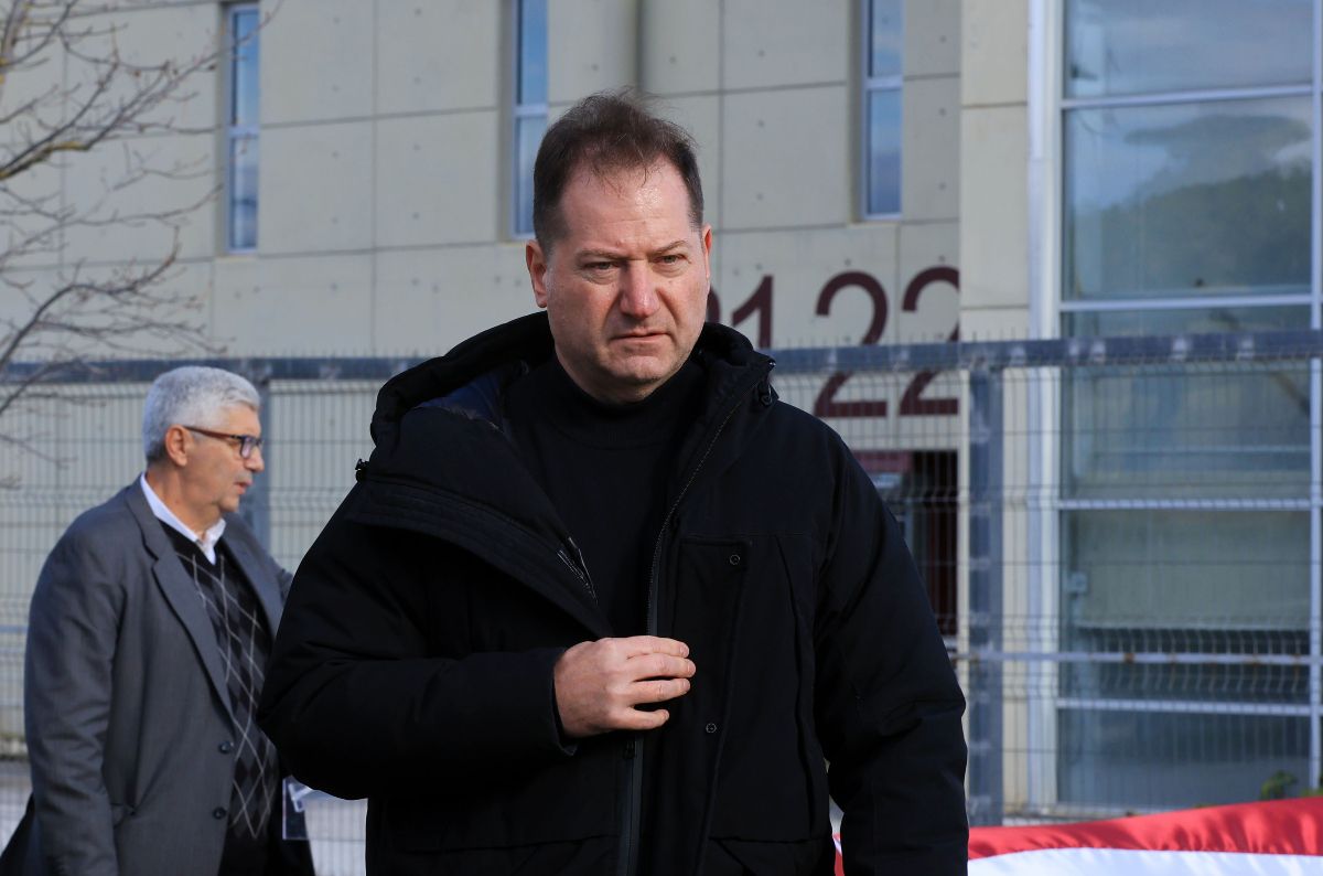 &Eta; &pi;ί&epsilon;&sigma;&eta; &pi;&omicron;&upsilon; &nu;&iota;ώ&theta;&epsilon;&iota; &omicron; &Nu;&tau;&alpha;&beta;έ&lambda;&eta;&sigmaf;, &tau;&omicron; &mu;ή&nu;&upsilon;&mu;&alpha; &Pi;&alpha;&nu;&tau;&epsilon;&lambda;ί&delta;&eta; &kappa;&alpha;&iota; &omicron;&iota; &mu;&nu;ή&mu;&epsilon;&sigmaf; &pi;&omicron;&upsilon; &xi;ύ&pi;&nu;&eta;&sigma;&alpha;&nu; &sigma;&tau;&omicron;&nu; &Pi;&alpha;&nu;&iota;ώ&nu;&iota;&omicron;