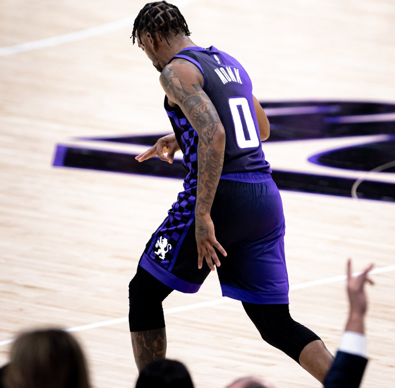 Σε κρίση οι Λέικερς και νέα ήττα από τους Κινγκς