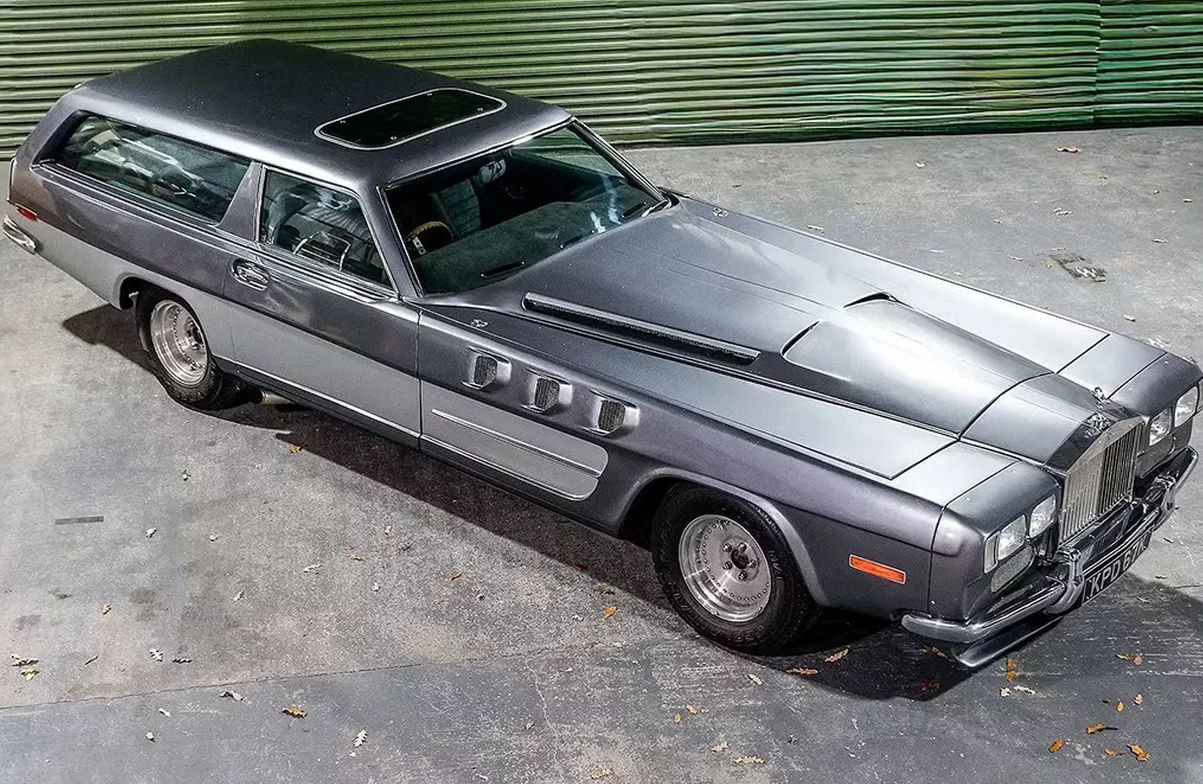 The Beast: Το θρυλικό αυτοκίνητο με κινητήρα αεροπλάνου επιστρέφει στη δημοπρασία