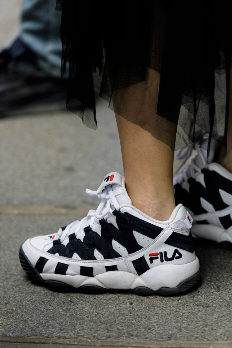 parishautecoutureweek_bestsneakerspauljeong_08.jpg