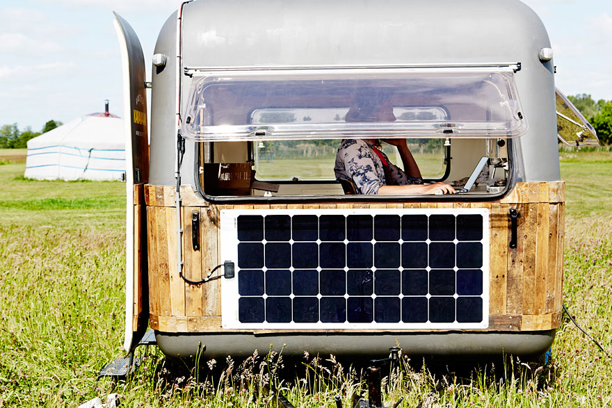 vintage-caravan-mobile-office-space-kantoor-karavaan-tom-van-de-beek-2.jpg