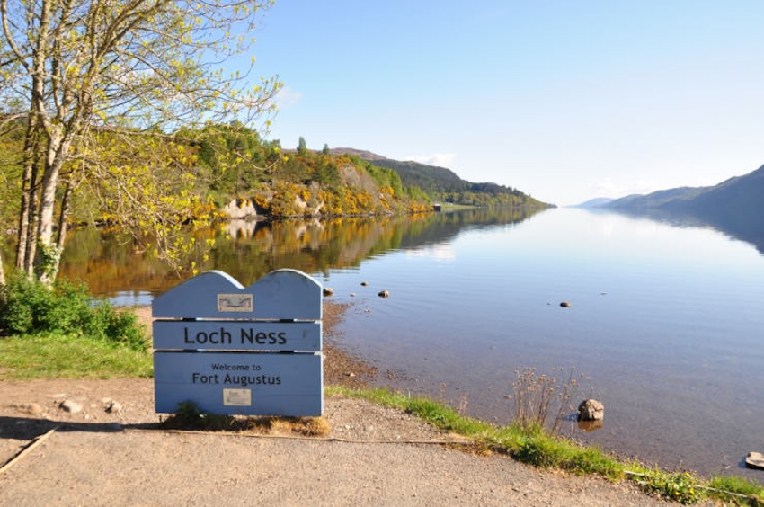 LOCH NESS