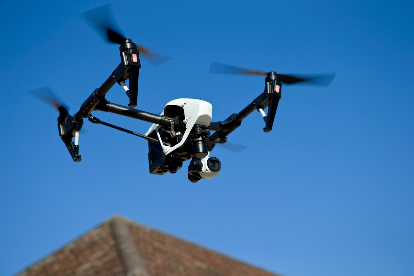 Τεχνολογία λέιζερ ανοίγει τον δρόμο για drones με σχεδόν αδιάκοπη πτήση