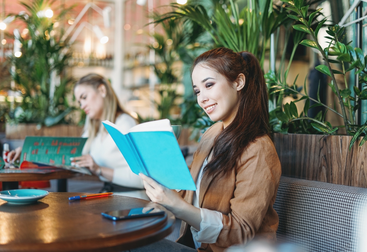 Ίσως ο χρόνος που περνάμε στα social media θα μπορούσε να χρησιμοποιηθεί για διάβασμα