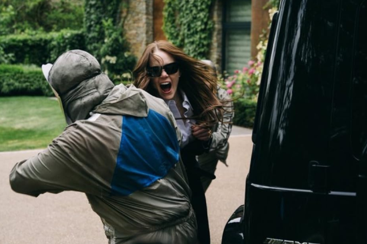 Bugonia: Η ιστορία πίσω από την παράδοξη νέα ταινία του Γιώργου Λάνθιμου