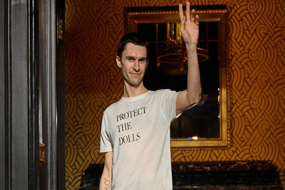 «Protect the dolls»: Όταν η μόδα μάχεται για τα δικαιώματα των trans γυναικών