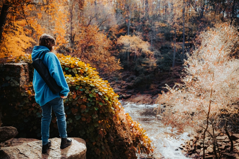 Single’s Day: Γιατί γιορτάζουμε τη μοναχικότητα και τι σημαίνει να είσαι single στην Ελλάδα το 2025